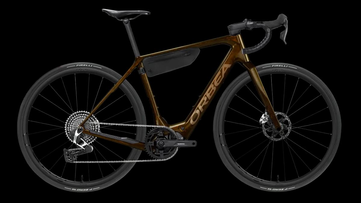 Denna M11e Caramel Carbon View - Golden Sand (Gloss)