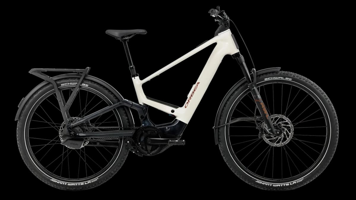 Muga 10 Ivory White - Black (Gloss)