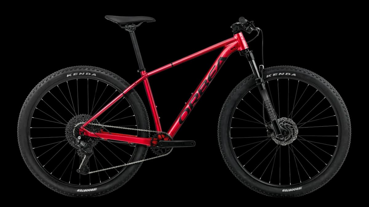 Onna 20 Burning Red (Gloss) - Black (Matt)