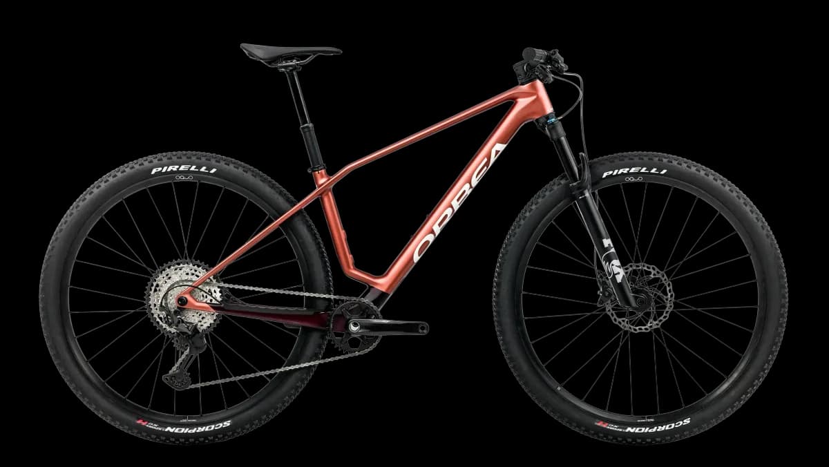 Alma M20 Mars Red (Matt) - Metallic Burgundy Red (Gloss)