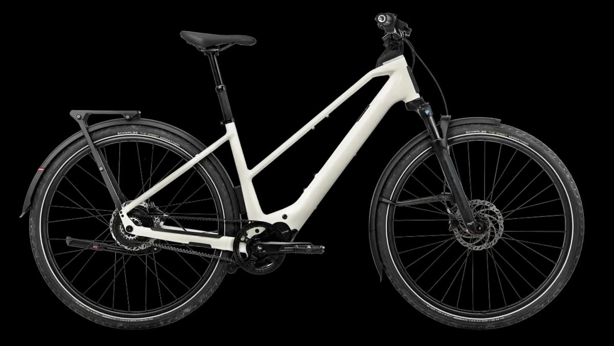 KEMEN TOUR 10 MID 2026 Ivory White (Gloss)