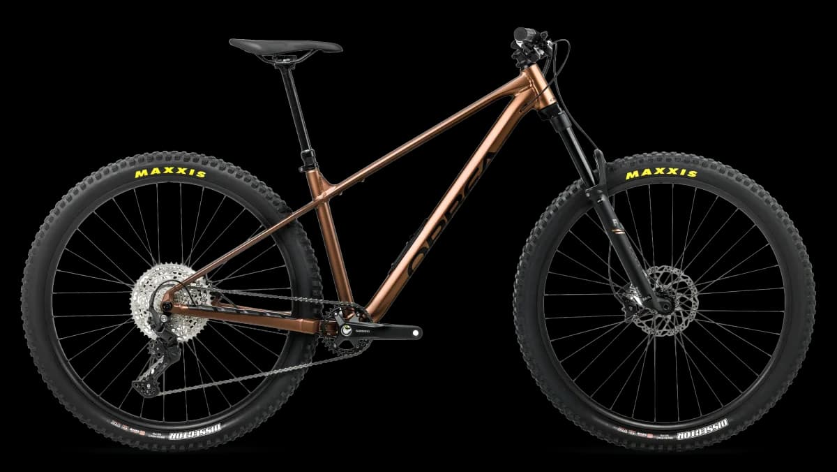 Laufey H10 Metallic Cinnamon (Matt) - Black (Gloss)