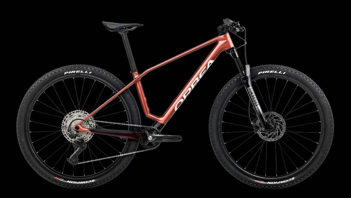 Alma M50 Mars Red (Matt) - Metallic Burgundy Red (Gloss)