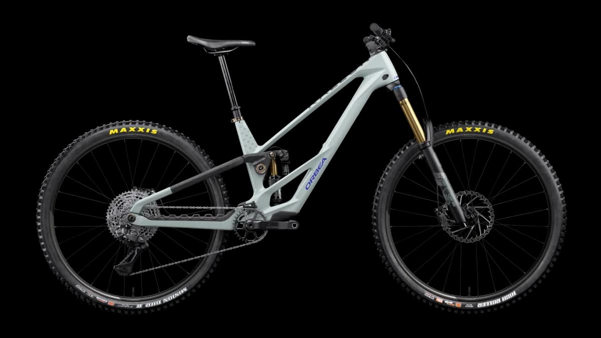Rallon RS-LTD Frozen Concrete (Gloss) - Diamond C. View (Matt)