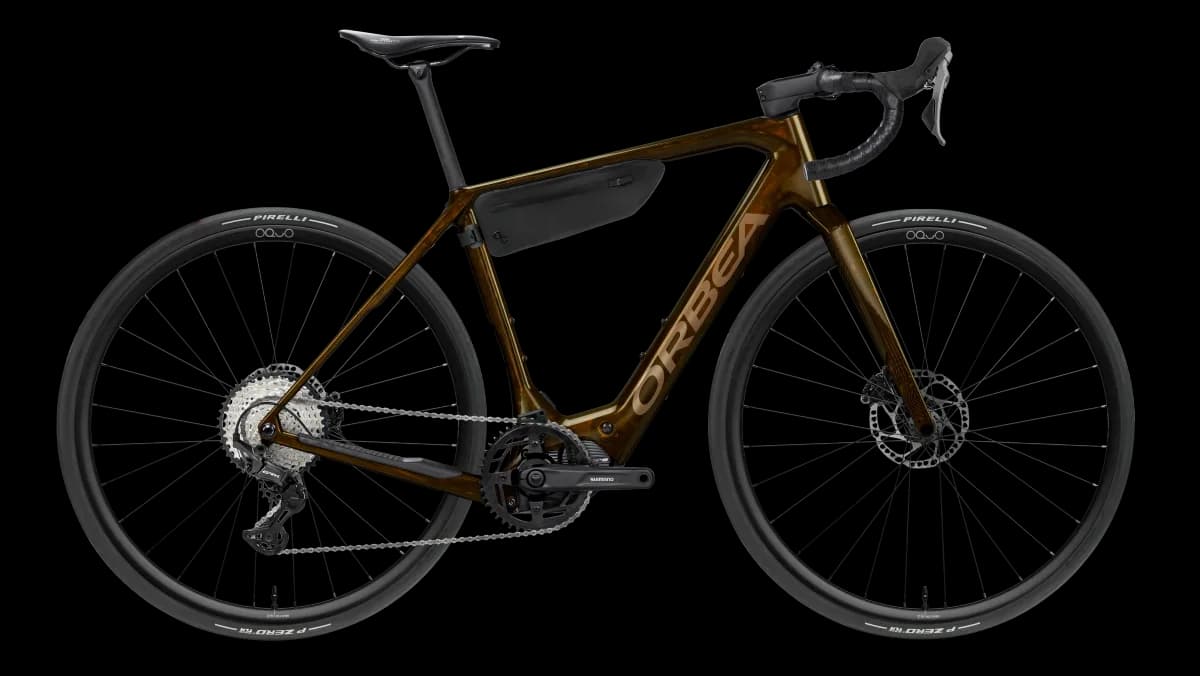 Denna M20 Caramel Carbon View - Golden Sand (Gloss)
