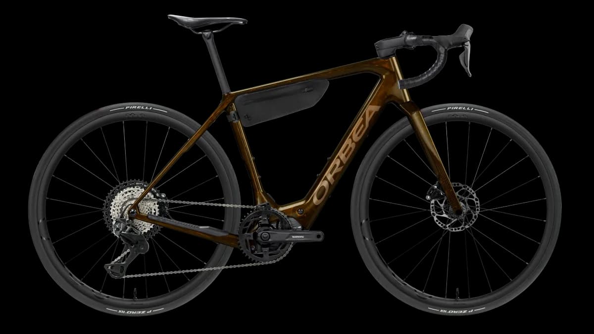Denna M20i Caramel Carbon View - Golden Sand (Gloss)