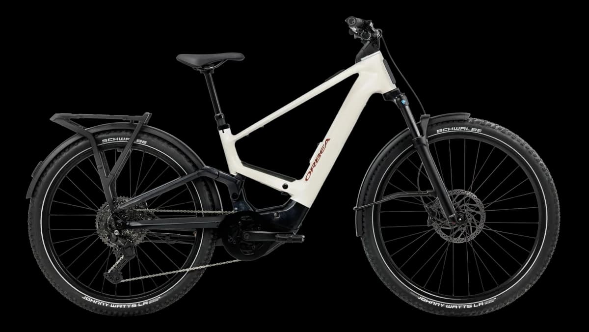 Muga 30 Ivory White - Black (Gloss)